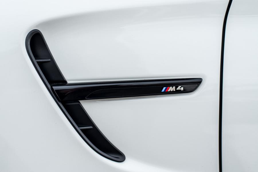 Детали экстерьера BMW M4 Coupe Tour Auto Edition (F82) 2016 года  (FR) (фото 7 из 19)